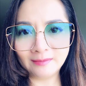 Meet your Posher, Janet